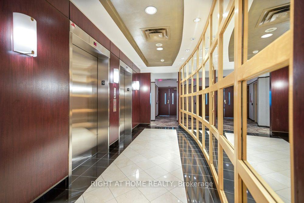 2111-lake-shore-boulevard-w-toronto-etobicoke-ontario-w13647554