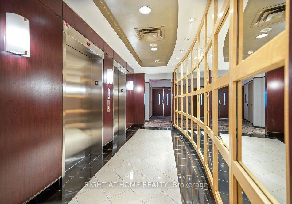 2111-lake-shore-boulevard-w-toronto-etobicoke-ontario-w13647554