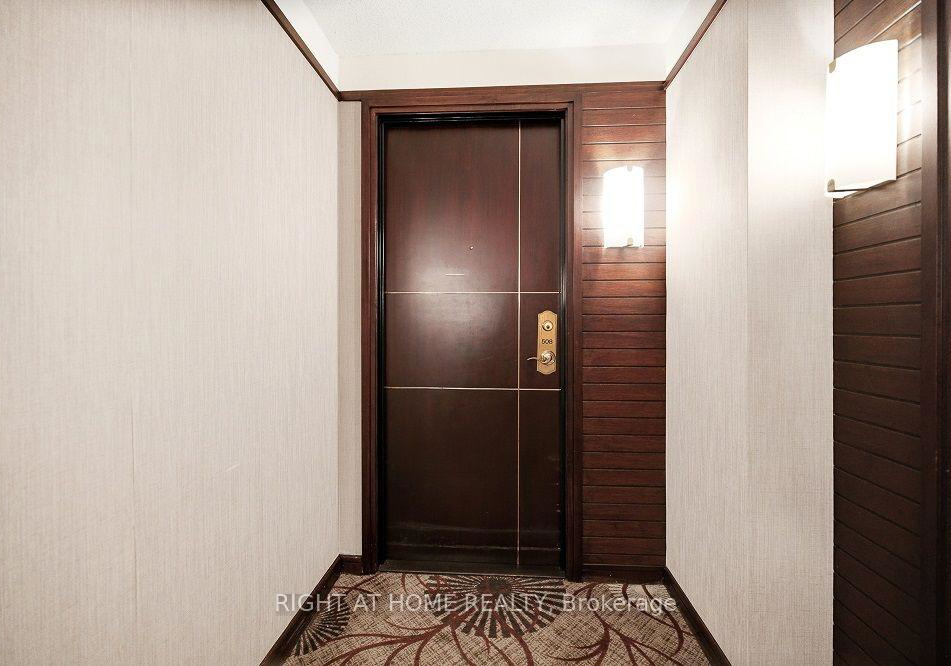 2111-lake-shore-boulevard-w-toronto-etobicoke-ontario-w13647554