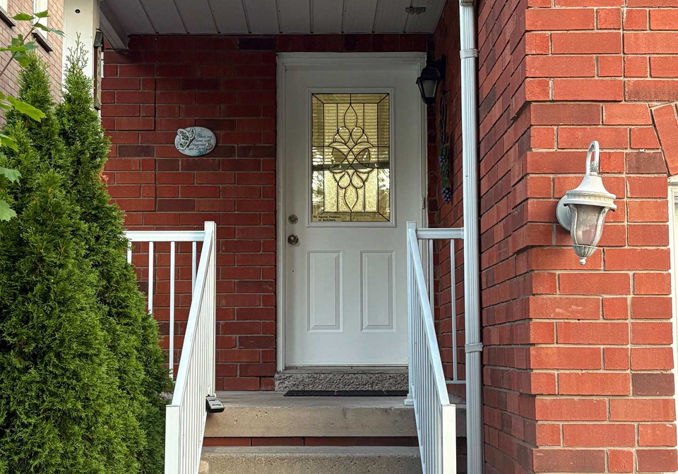 598-dolly-bird-lane-mississauga-ontario-w13647682
