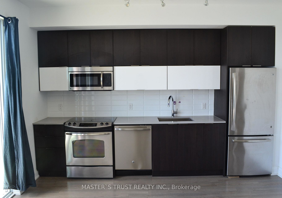 56-annie-craig-drive-toronto-etobicoke-ontario-w13647690