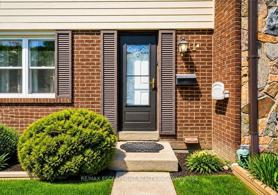 2825-gananoque-drive-mississauga-ontario-w13647738