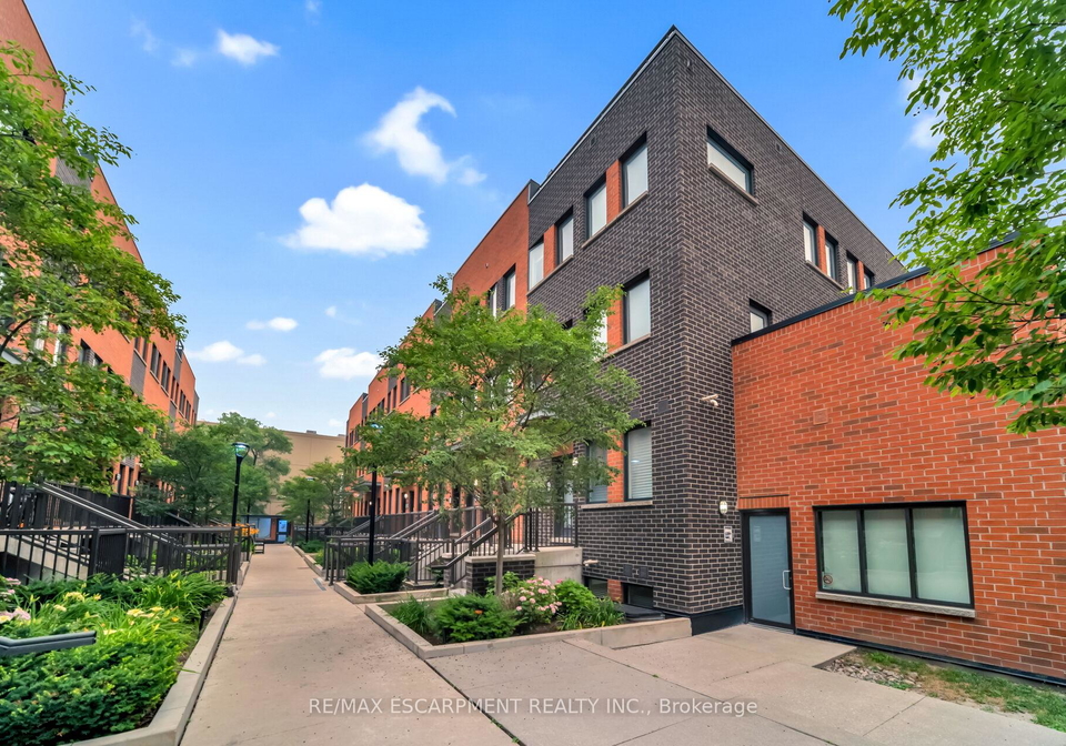 869-wilson-avenue-toronto-york-ontario-w13647910