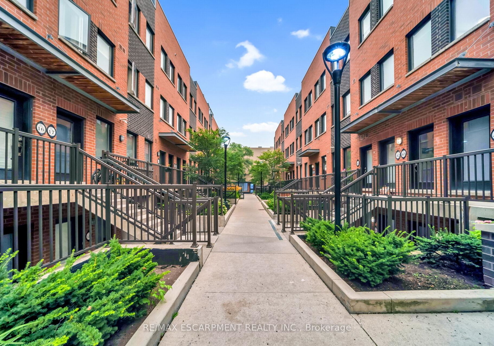 869-wilson-avenue-toronto-york-ontario-w13647910