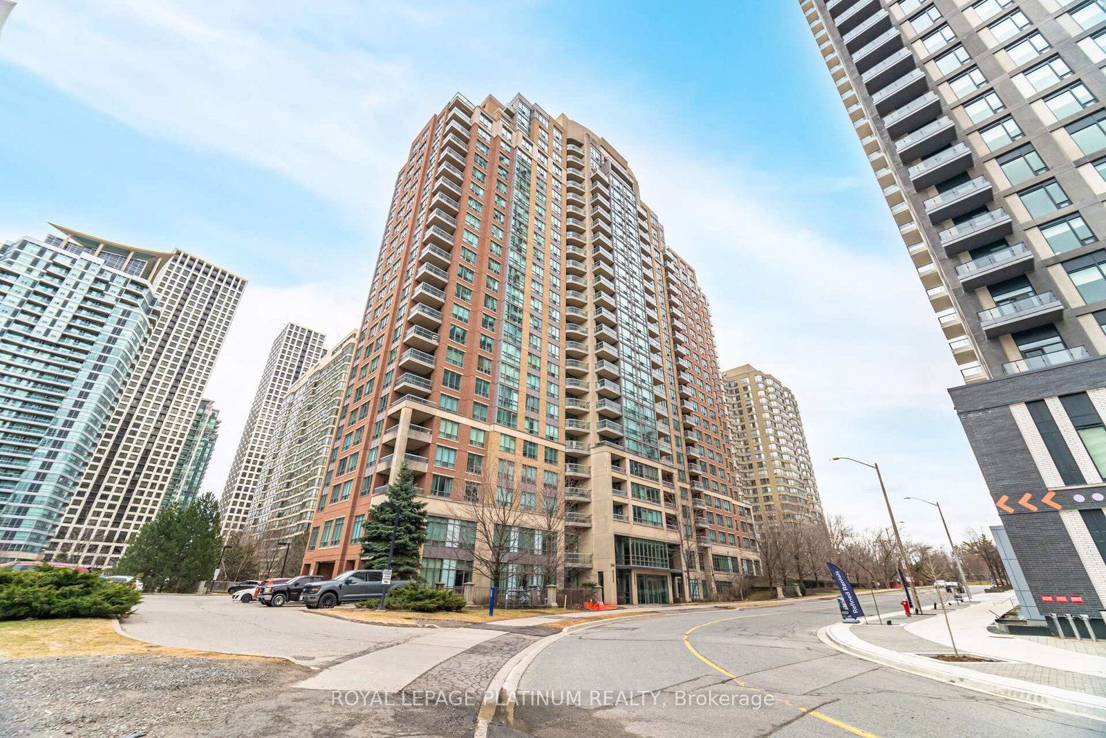 156-enfield-place-mississauga-ontario-w13647968