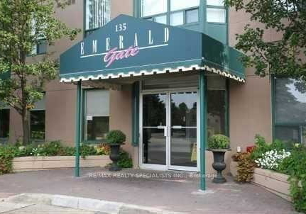 135-hillcrest-avenue-mississauga-ontario-w13648228