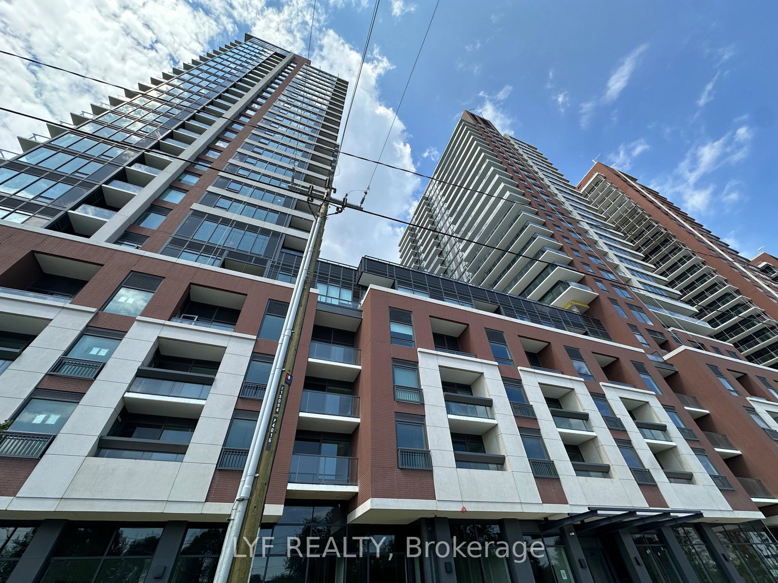 4010-eglinton-avenue-w-toronto-etobicoke-ontario-w13648260