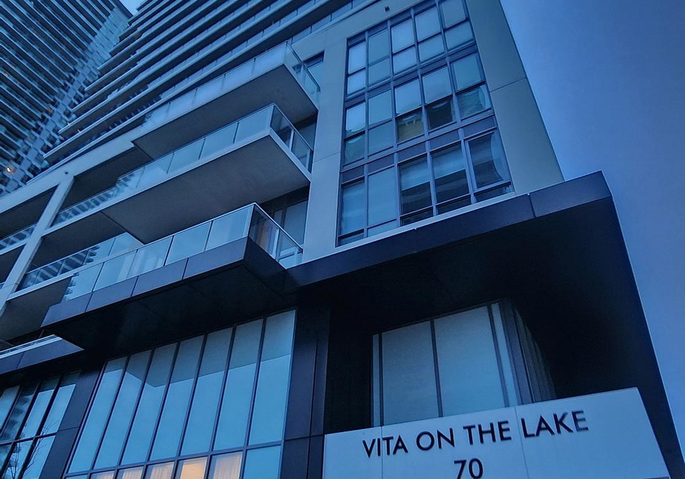 70-annie-craig-drive-toronto-etobicoke-ontario-w13648298