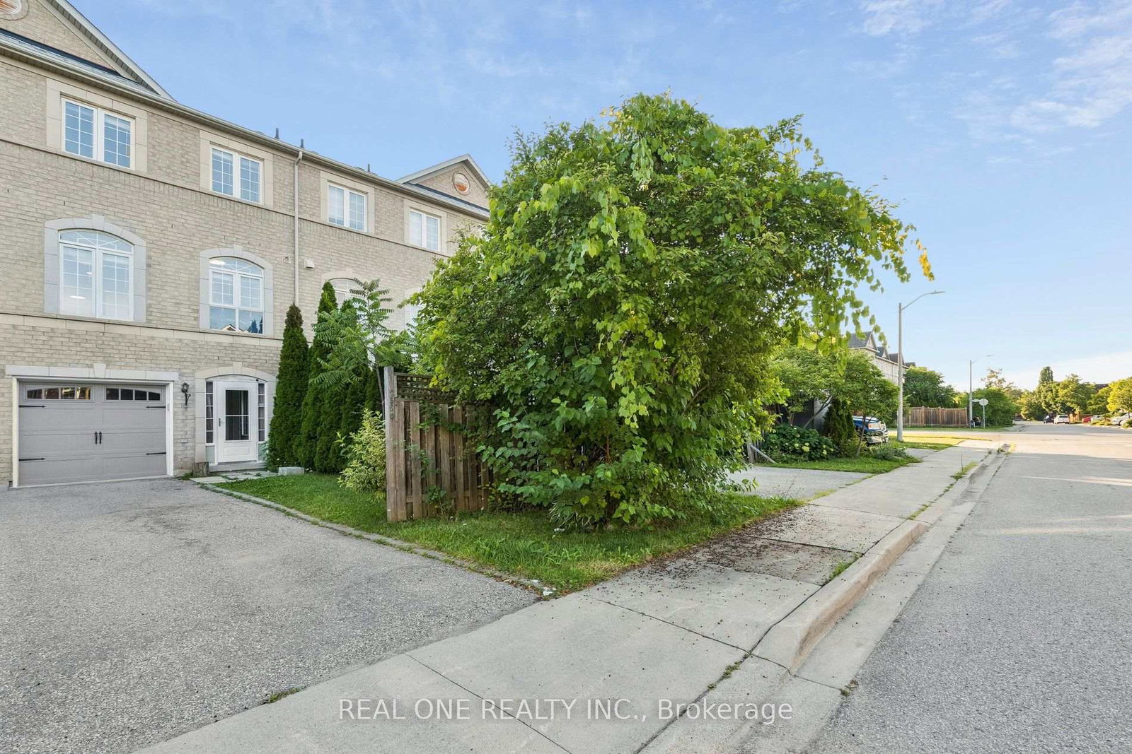 2350-sutton-drive-burlington-ontario-w13648374