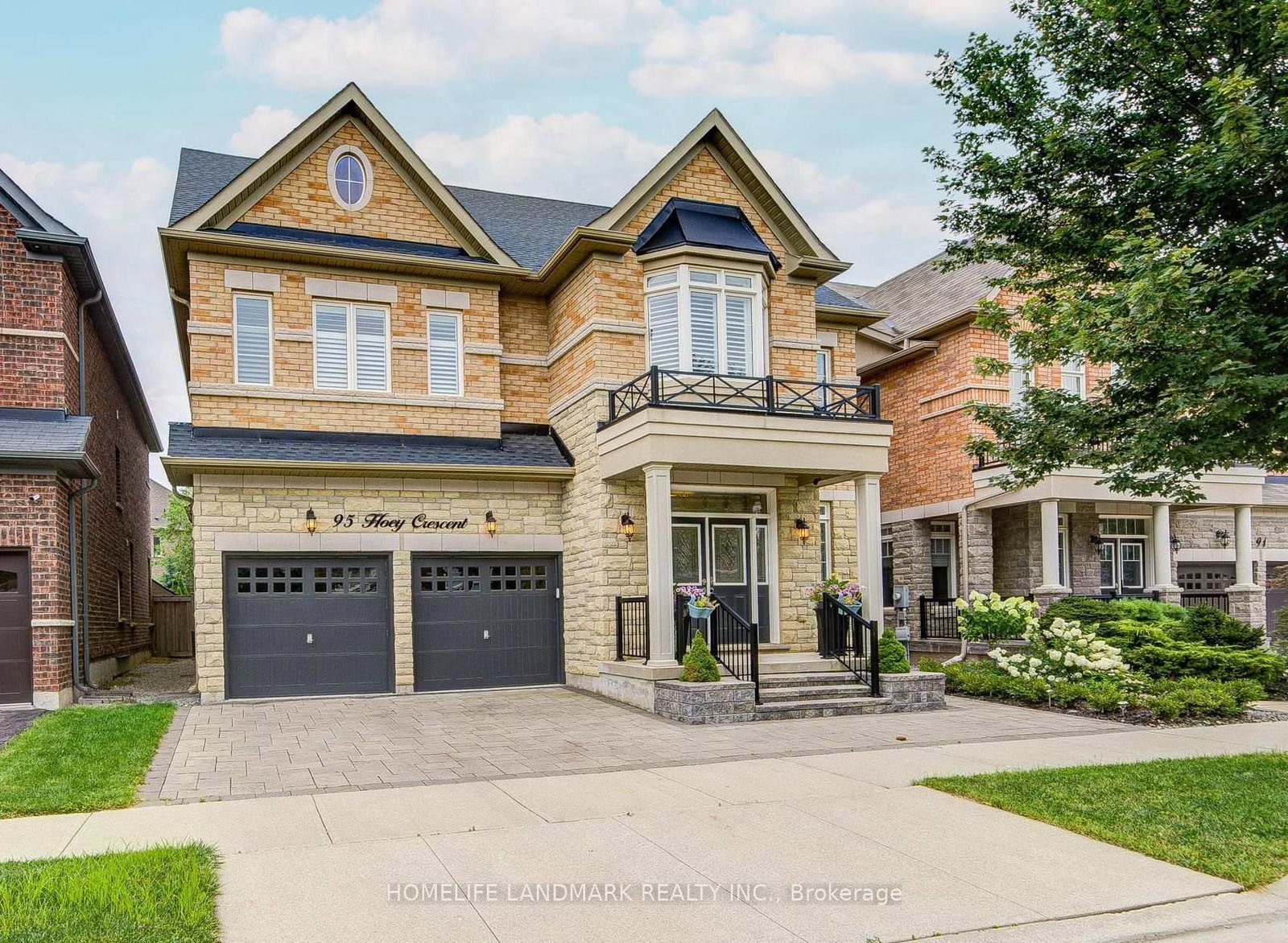 95-hoey-crescent-oakville-ontario-w13648378