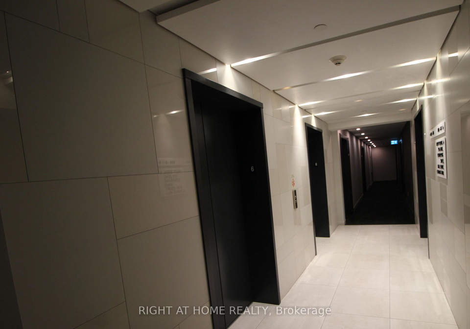 4065-confederation-parkway-mississauga-ontario-w13648752