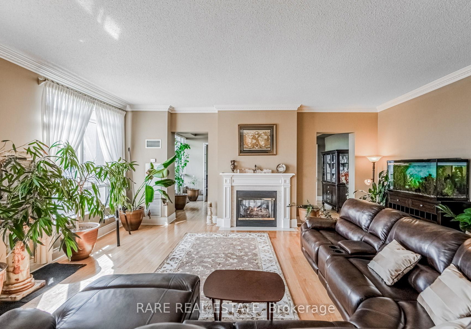 25-kingsbridge-garden-circle-mississauga-ontario-w13649264