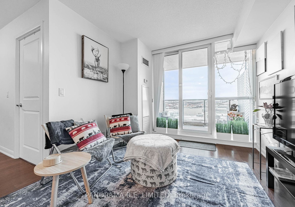 215-sherway-gardens-road-toronto-etobicoke-ontario-w13649354