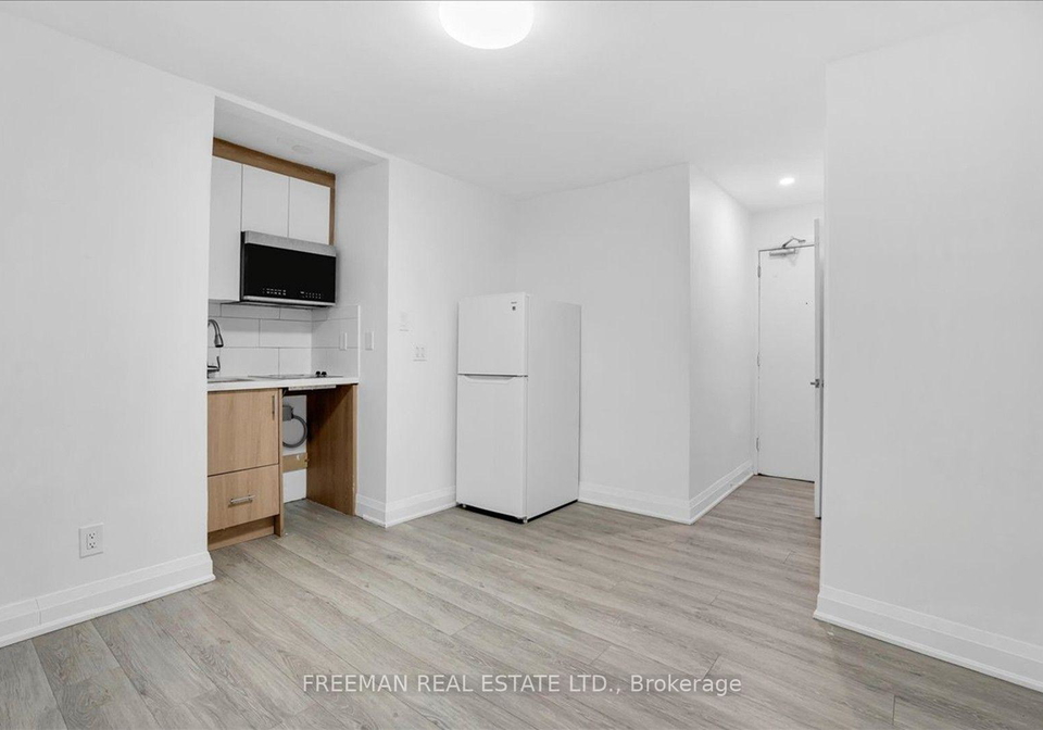 15-thorburn-avenue-toronto-toronto-ontario-w13649360