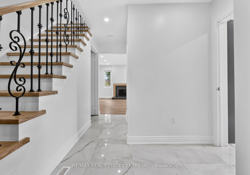 62-bramhall-circle-brampton-ontario-w13649586