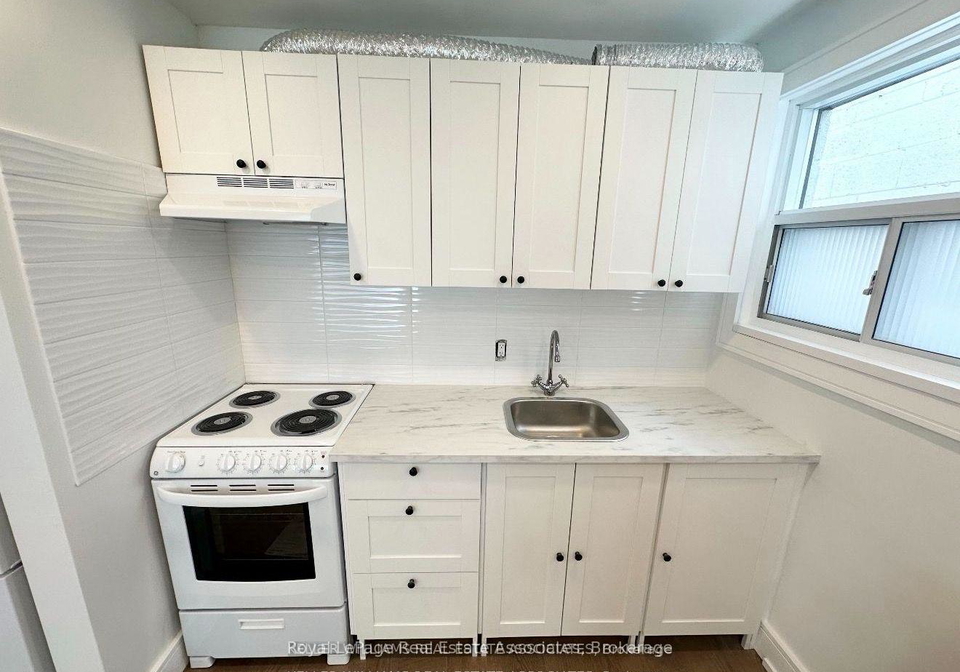 237-lakeshore-road-e-mississauga-ontario-w13649816