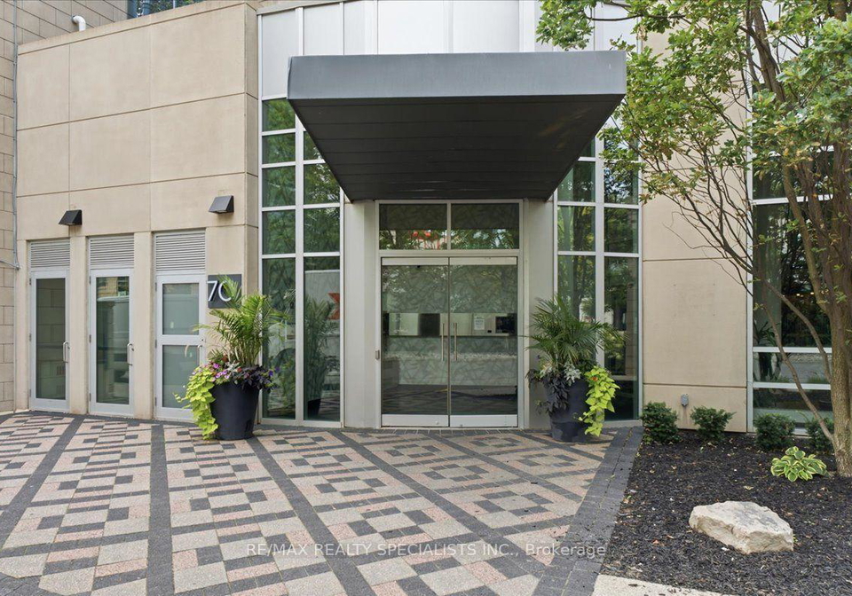 70-absolute-avenue-mississauga-ontario-w13650006
