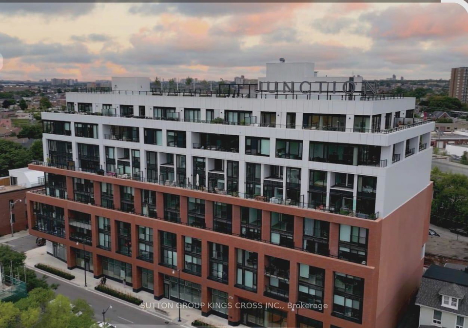 2720-dundas-street-w-toronto-toronto-ontario-w13650328