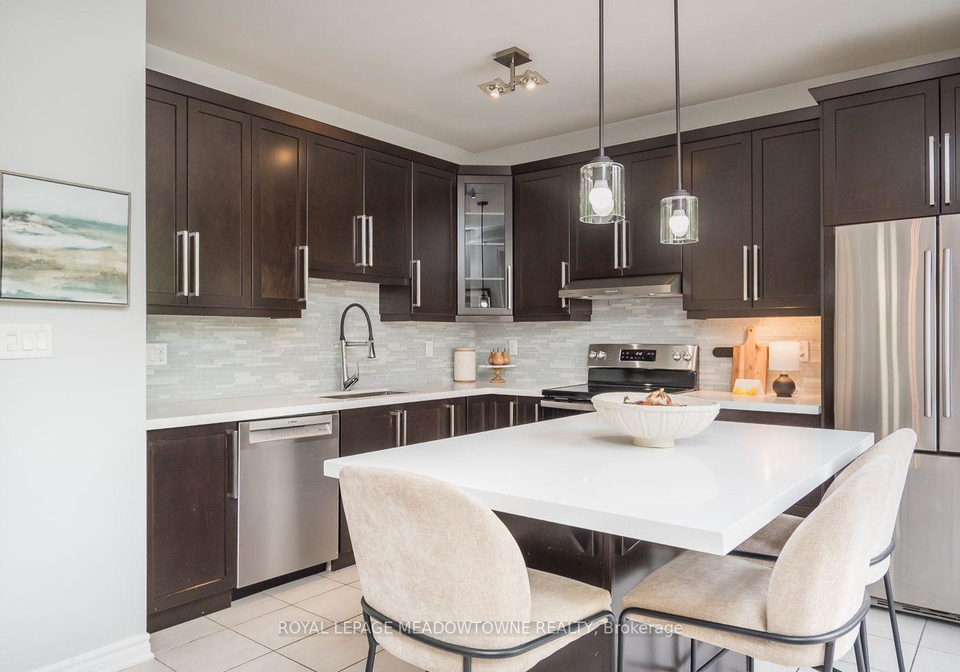 1185-biason-circle-milton-ontario-w13650372