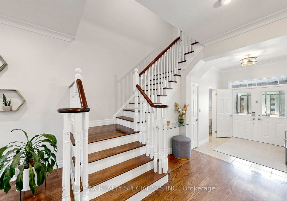 3275-stalybridge-drive-oakville-ontario-w13650436