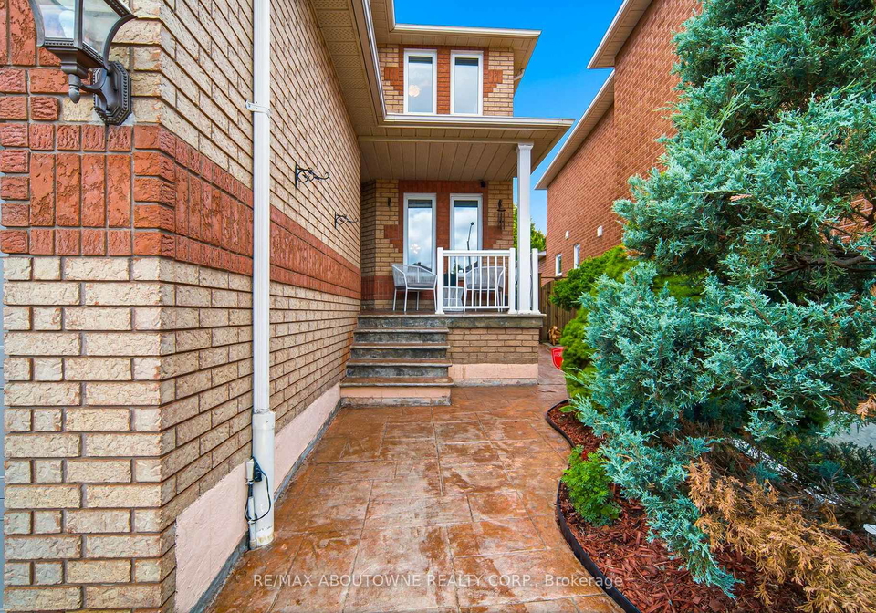 5184-red-brush-drive-mississauga-ontario-w13650492