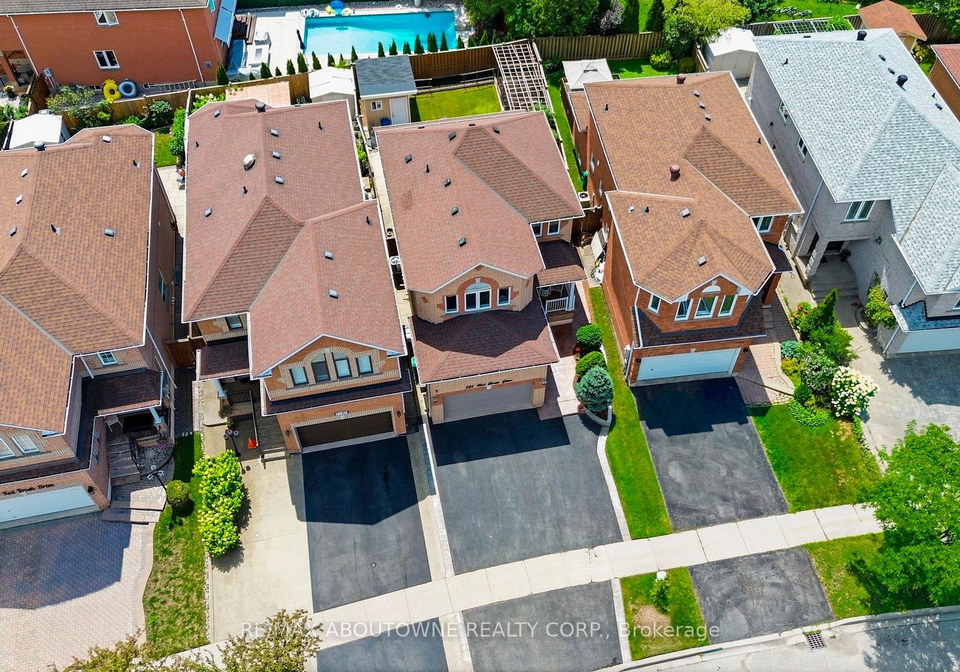 5184-red-brush-drive-mississauga-ontario-w13650492