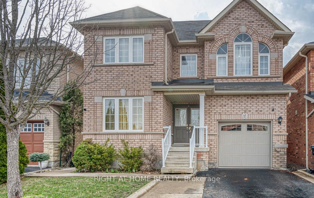 35-echoridge-bsmt-drive-brampton-ontario-w13650684