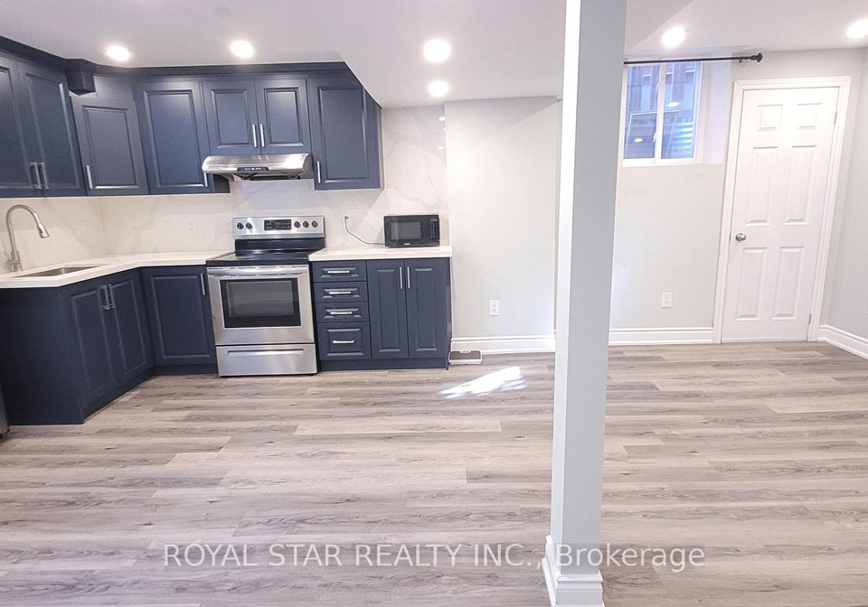 15-masters-green-crescent-brampton-ontario-w13650764