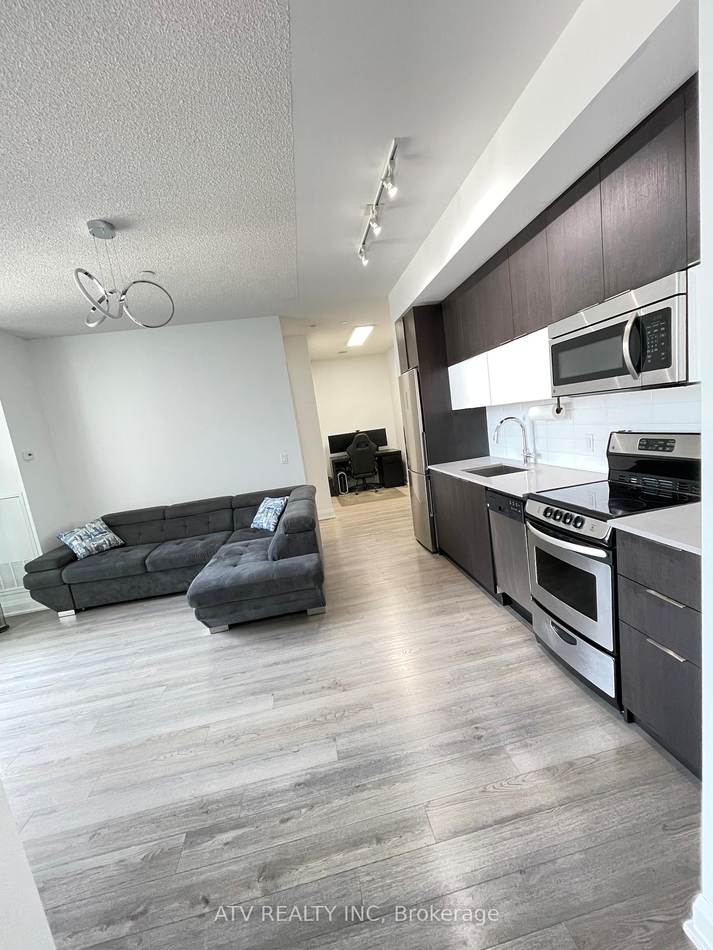 56-annie-craig-drive-toronto-etobicoke-ontario-w13650832
