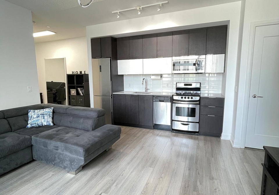 56-annie-craig-drive-toronto-etobicoke-ontario-w13650832