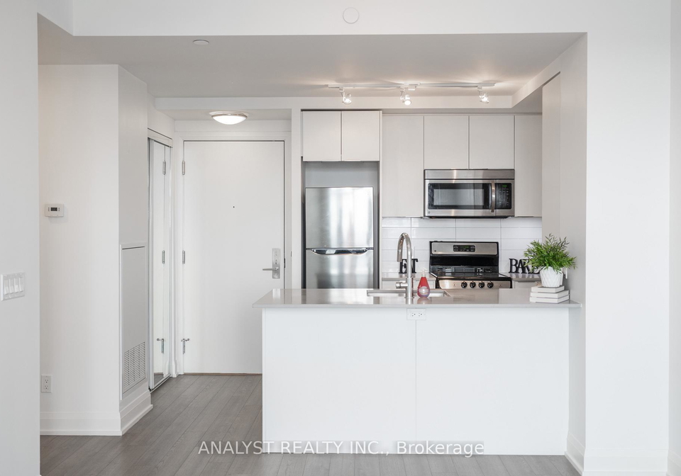 56-annie-craig-drive-toronto-etobicoke-ontario-w13650844