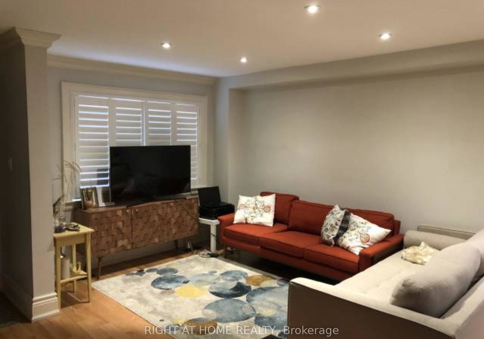 43-bowie-avenue-toronto-north-york-ontario-w13650952