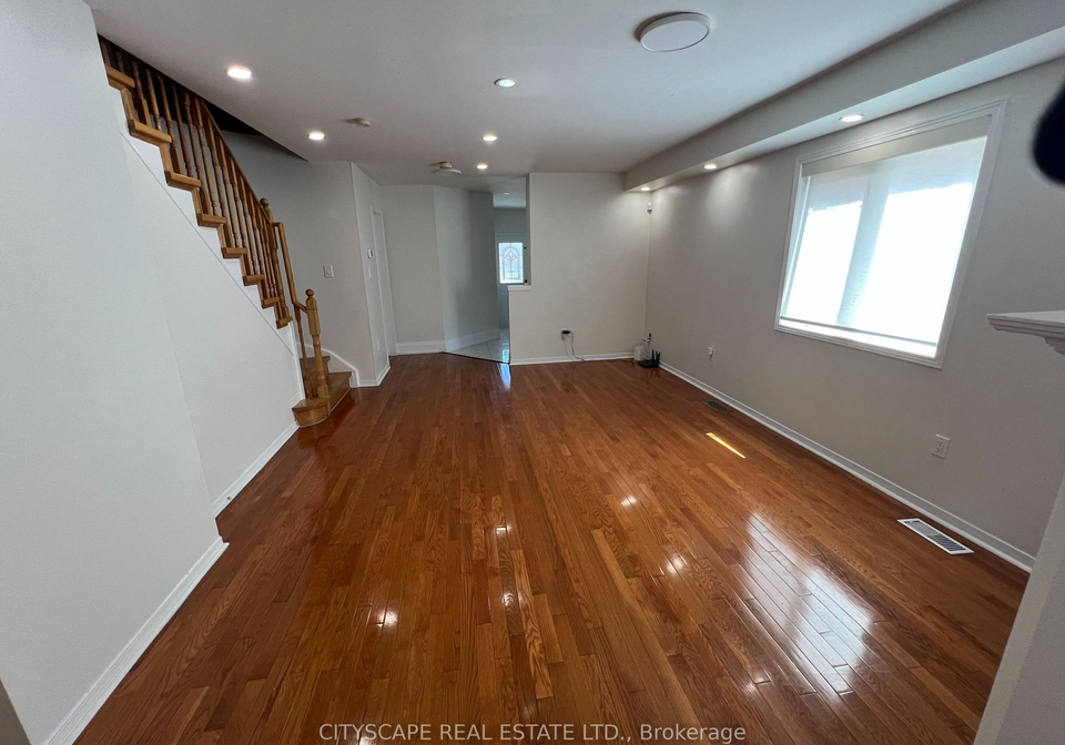 637-dolly-bird-lane-mississauga-ontario-w13650986