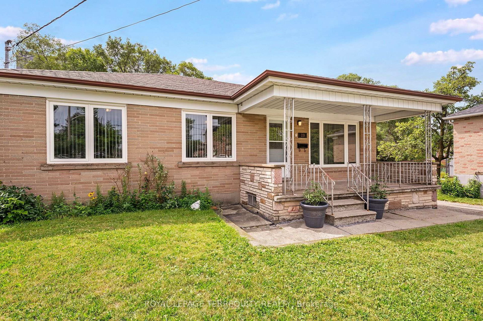 19-battersea-crescent-toronto-north-york-ontario-w13651044