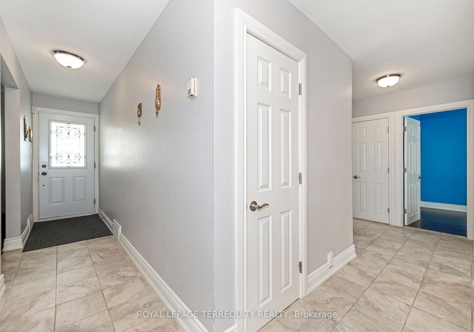 19-battersea-crescent-toronto-north-york-ontario-w13651044