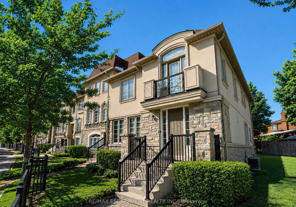 131-robert-speck-parkway-mississauga-ontario-w13651058