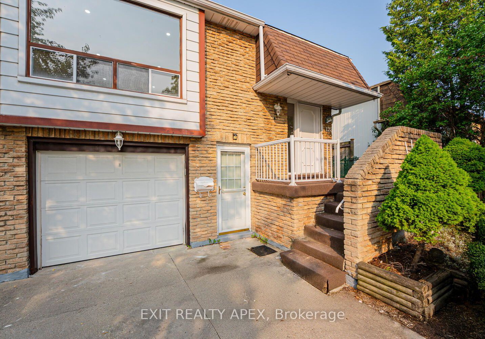 122-centre-street-n-brampton-ontario-w13651096