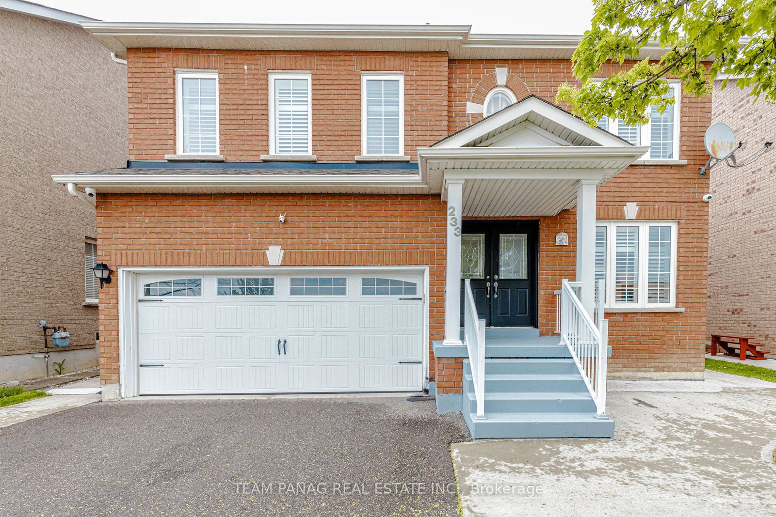 233-queen-mary-drive-brampton-ontario-w13651102