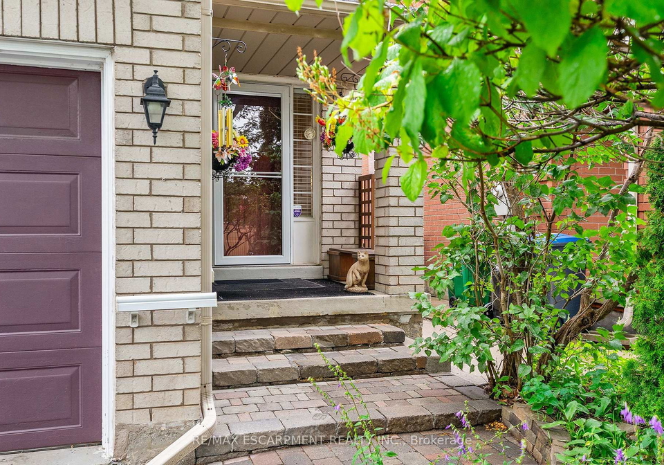16-whiteface-crescent-brampton-ontario-w13651106