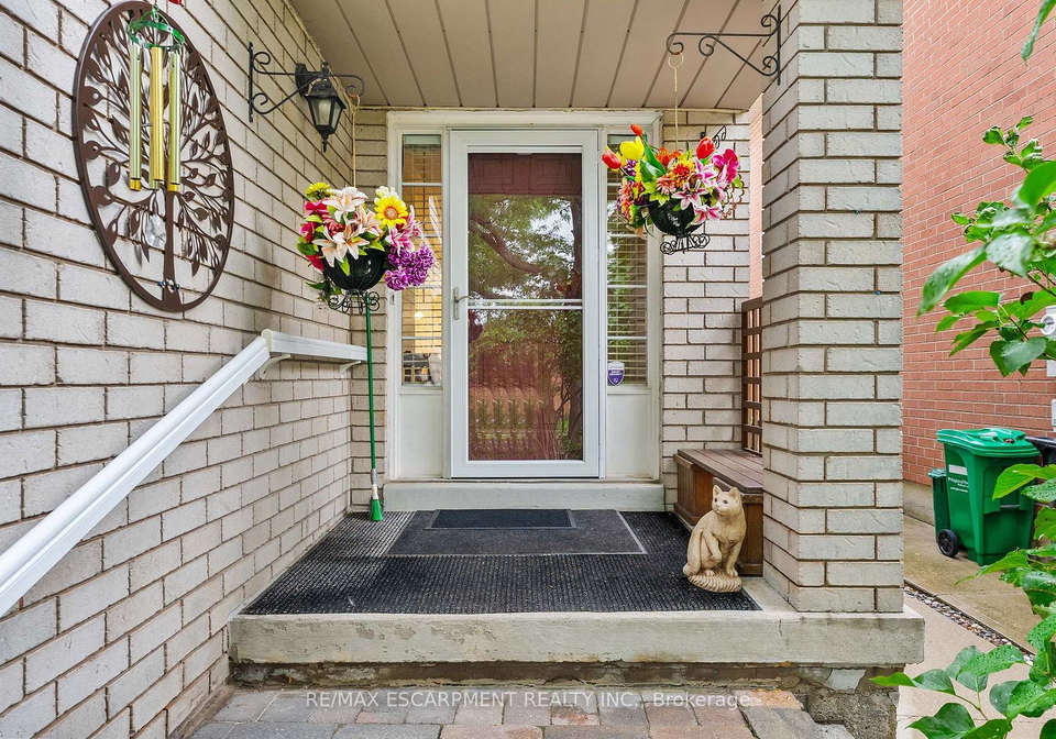 16-whiteface-crescent-brampton-ontario-w13651106