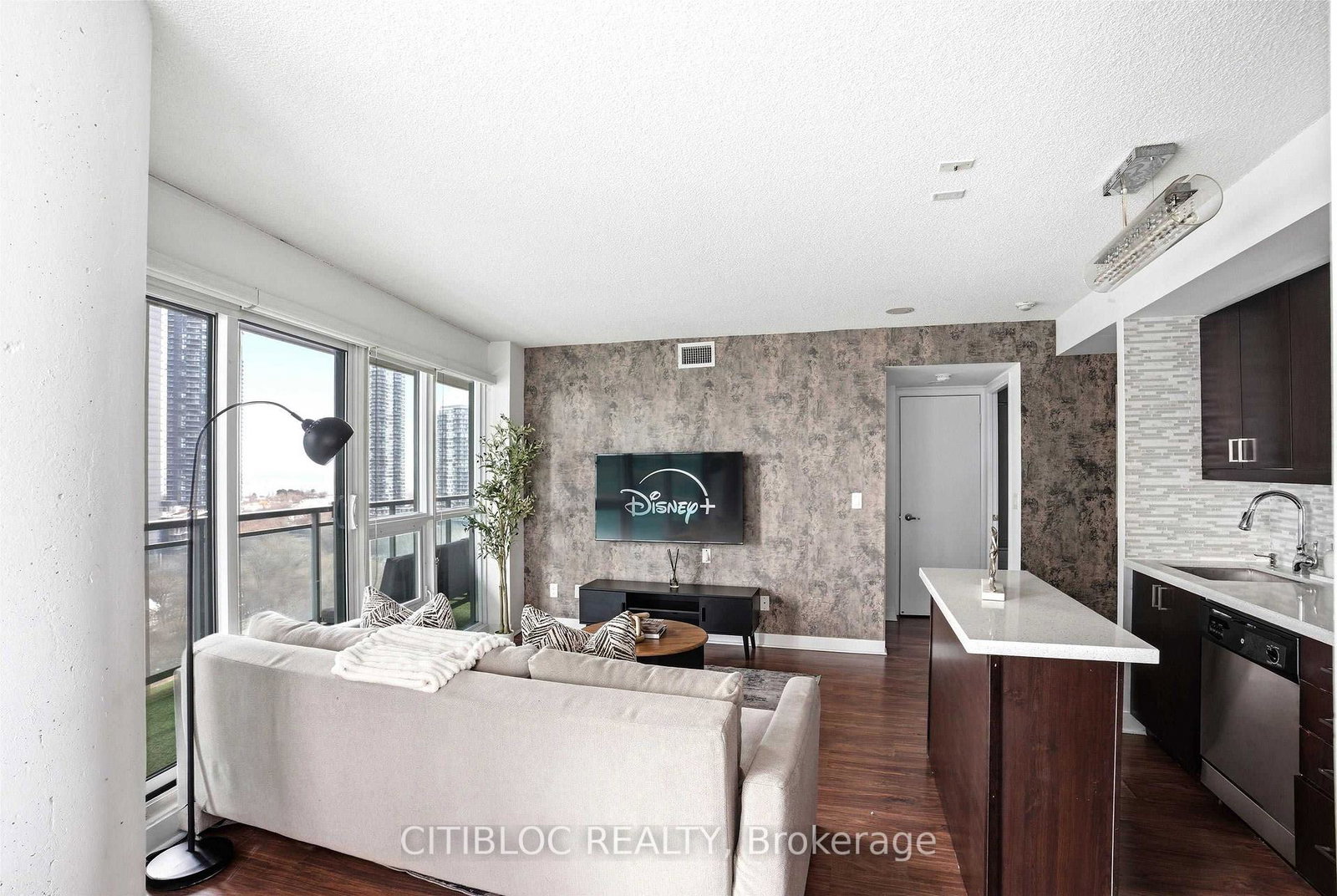 155-legion-road-n-toronto-etobicoke-ontario-w13651114