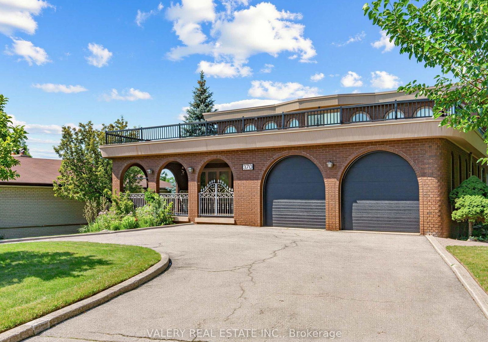 370-maple-leaf-drive-toronto-north-york-ontario-w13651588