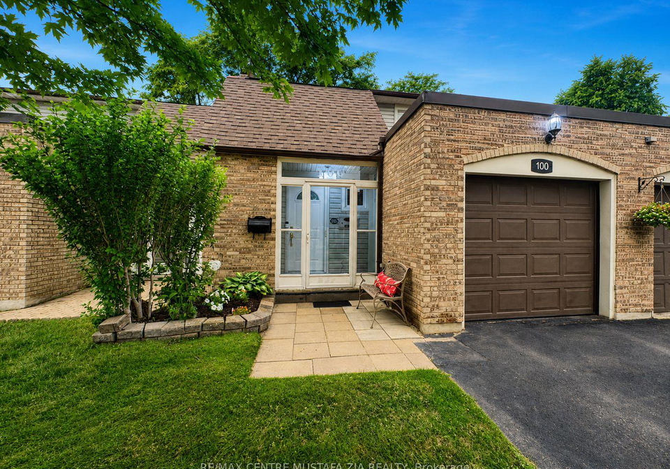 2440-bromsgrove-road-mississauga-ontario-w13651726