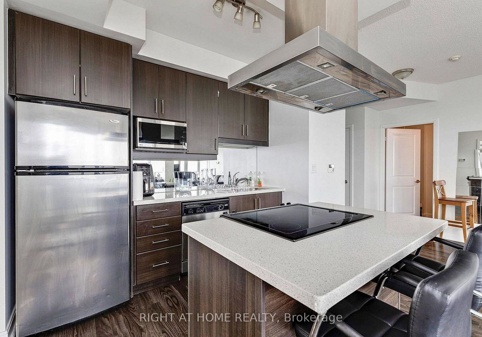 60-absolute-avenue-mississauga-ontario-w13651758