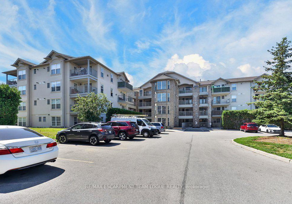 1450-bishops-gate-oakville-ontario-w13651782