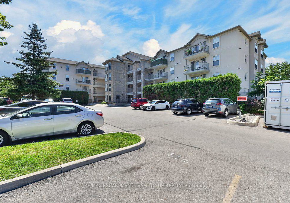 1450-bishops-gate-oakville-ontario-w13651782