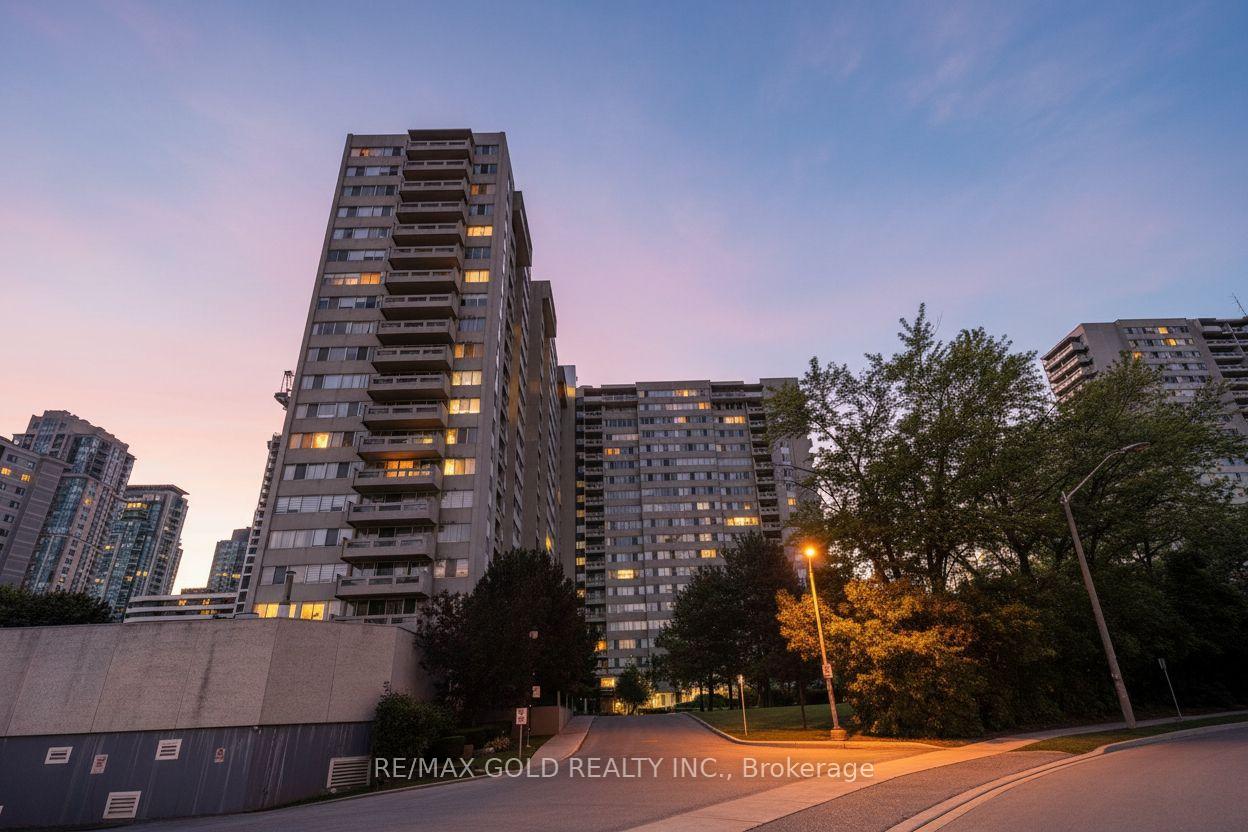 3590-kaneff-crescent-mississauga-ontario-w13651836