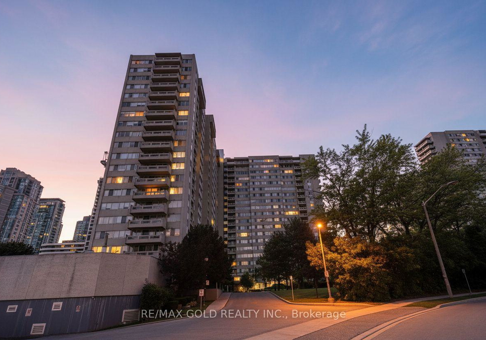 3590-kaneff-crescent-mississauga-ontario-w13651836