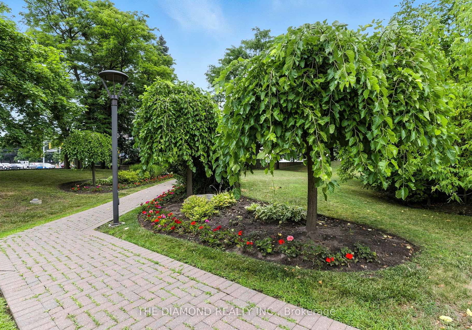 1360-rathburn-road-e-mississauga-ontario-w13651956