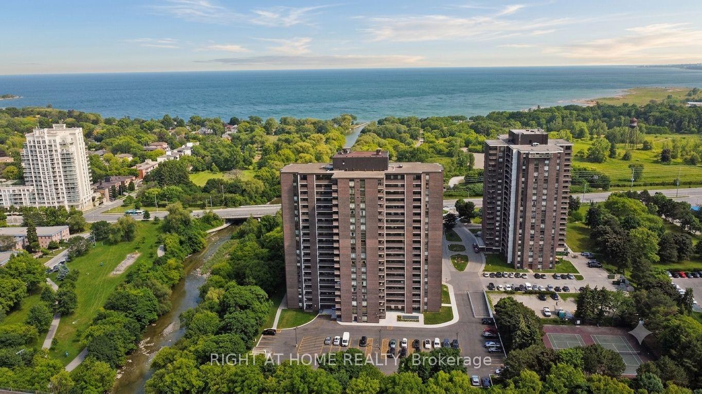 1535-lakeshore-road-e-mississauga-ontario-w13651976